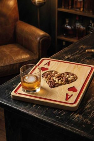 Doğal Ahşap Kupa As Sunum Tabağı - Kalpli Romantik Dekoratif Çerezlik ve İçecek Standı